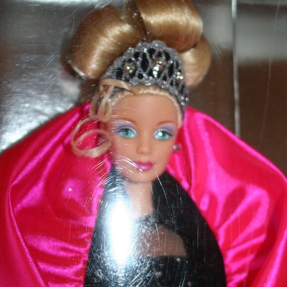 1998 Happy Holidays Barbie - Picture 2 of 11